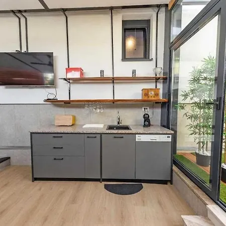 Exclusive Pool & Spa Orange Apartment