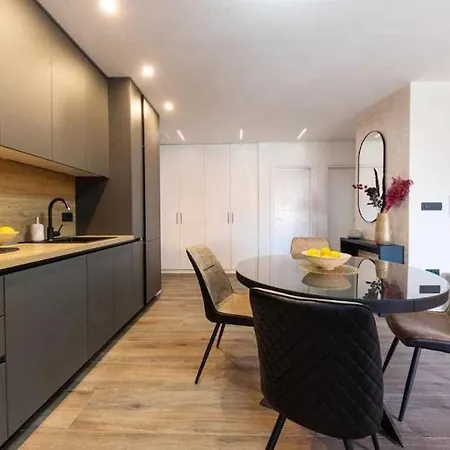 Exclusive Pool & Spa Orange Apartment *