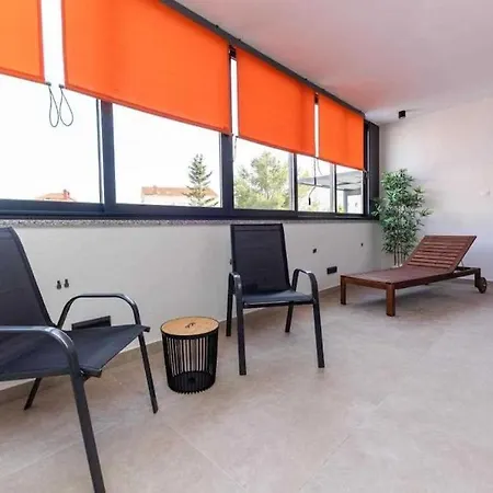 Exclusive Pool & Spa Orange