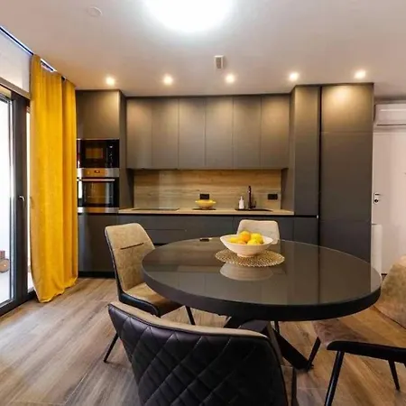 Exclusive Pool & Spa Orange Apartment