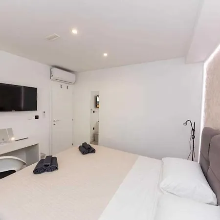 Exclusive Pool & Spa Orange Apartment